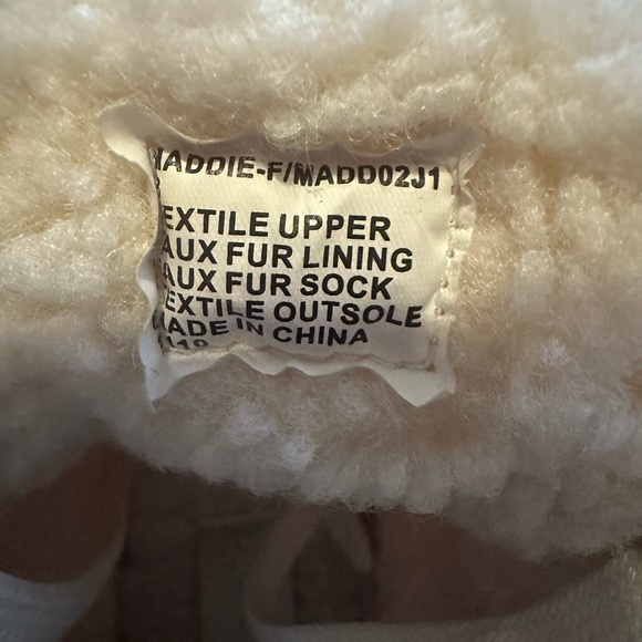 NEW - Madden Girl Cozy White Sneakers - Picture 8 of 8